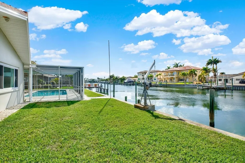 1979 Iowa Avenue NE St Petersburg FL 33703