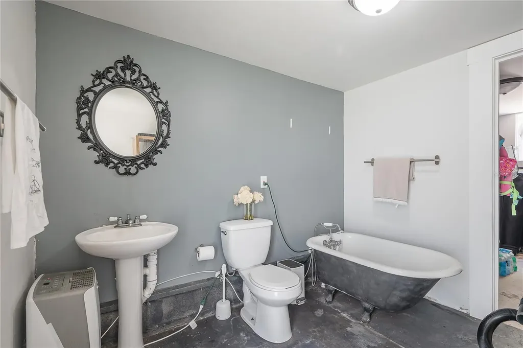 5608 N Seminole Avenue Tampa FL 33604