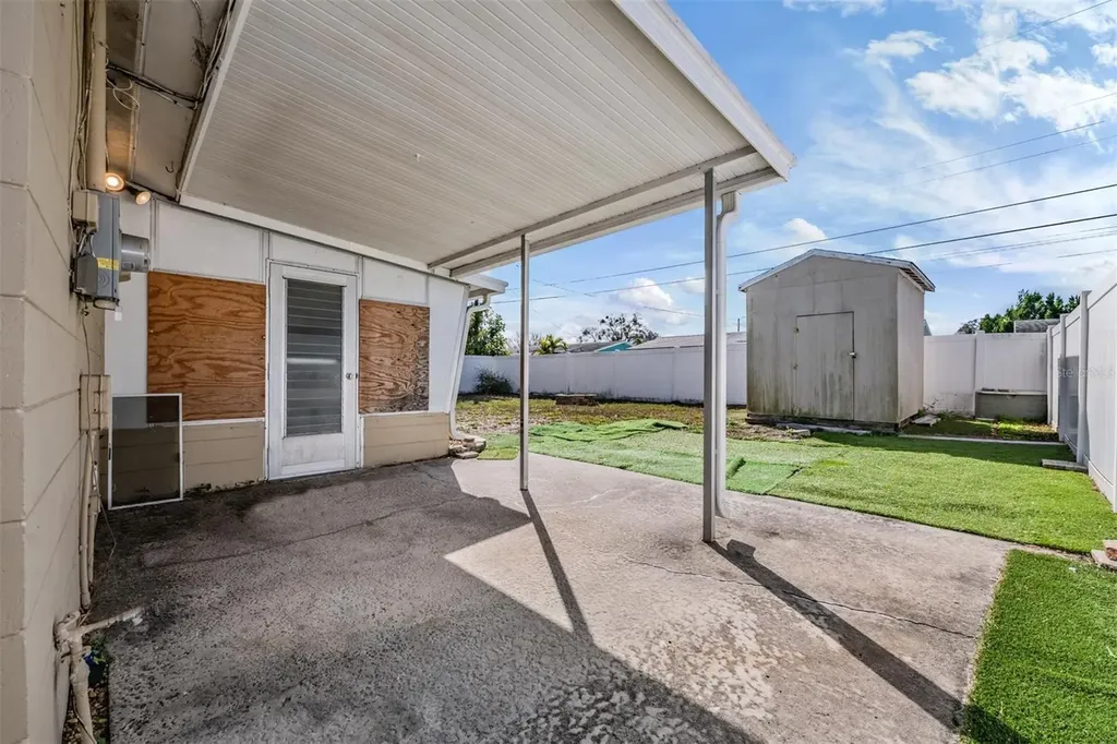 5744 58th Avenue N St Petersburg FL 33709