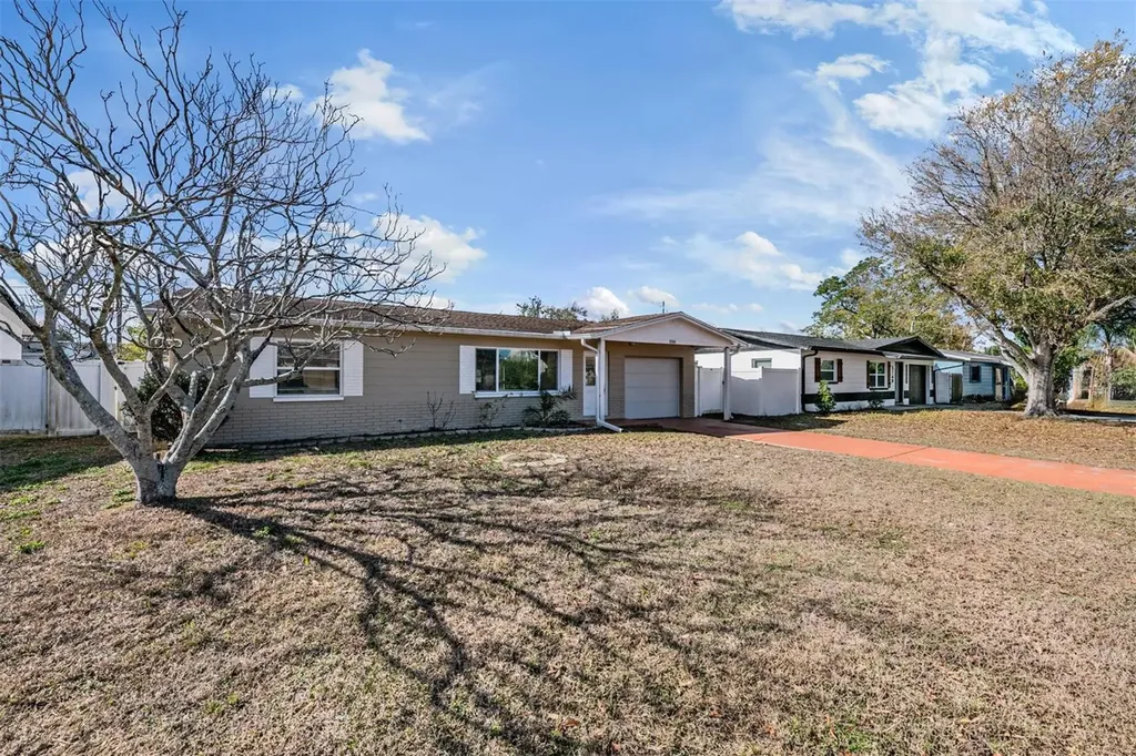 5744 58th Avenue N St Petersburg FL 33709