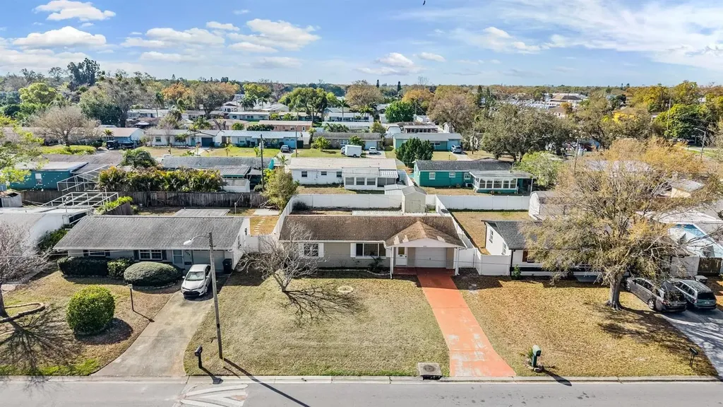 5744 58th Avenue N St Petersburg FL 33709