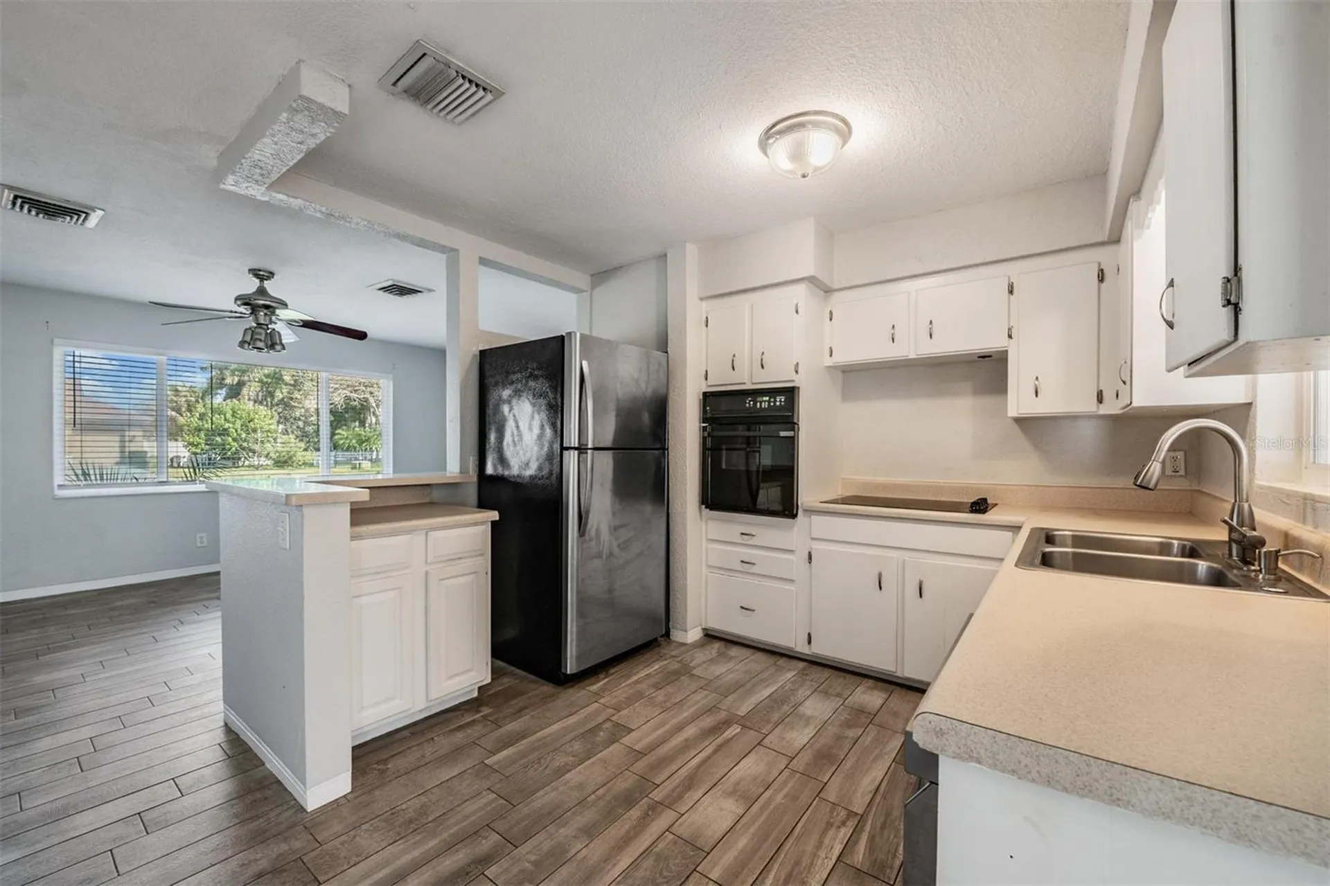 5744 58th Avenue N St Petersburg FL 33709