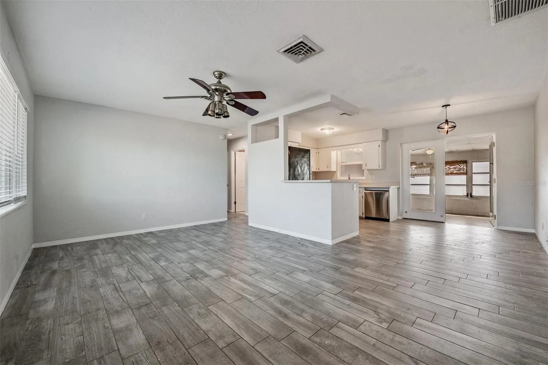 5744 58th Avenue N St Petersburg FL 33709