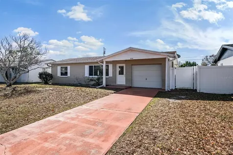 5744 58th Avenue N St Petersburg FL 33709