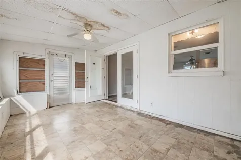 5744 58th Avenue N St Petersburg FL 33709