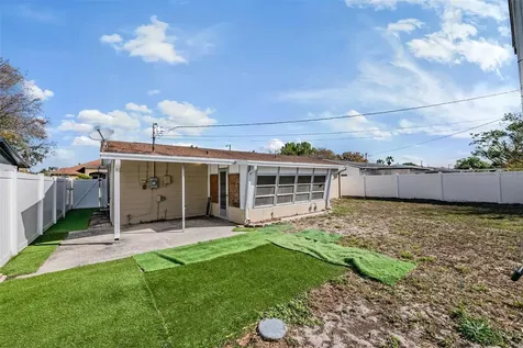 5744 58th Avenue N St Petersburg FL 33709