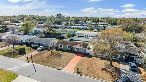 5744 58th Avenue N St Petersburg FL 33709