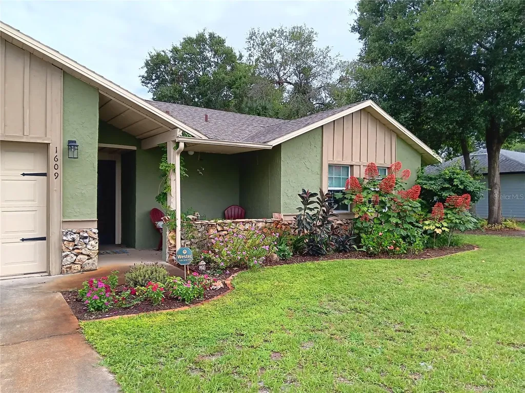 1609 Pine Avenue Deland FL 32724