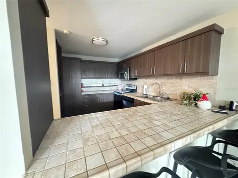 9 Zuania Guaynabo PR 00966