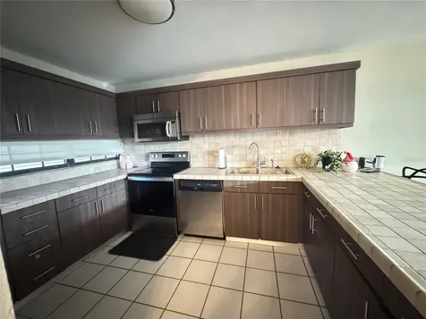 9 Zuania Guaynabo PR 00966