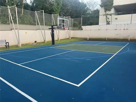 9 Zuania Guaynabo PR 00966