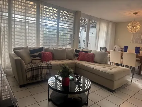 9 Zuania Guaynabo PR 00966