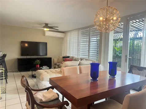 9 Zuania Guaynabo PR 00966