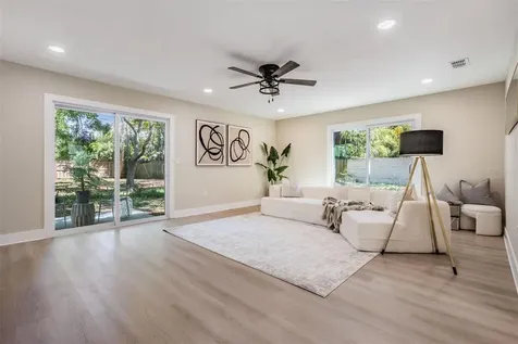 1104 S Lois Avenue Tampa FL 33629