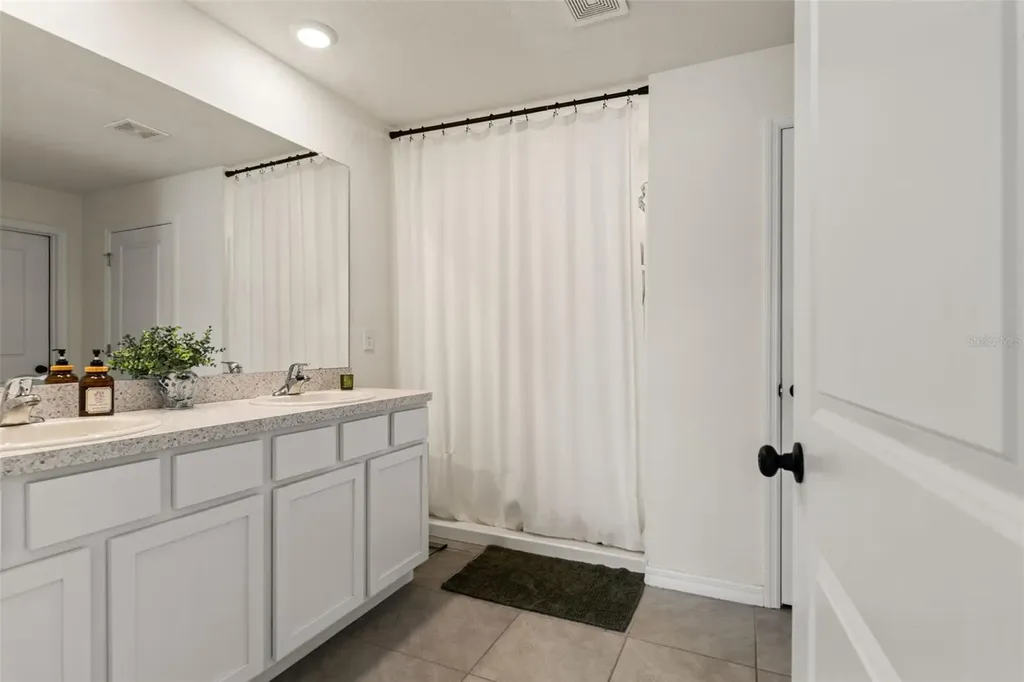 4663 Sigcom Place Wildwood FL 34785
