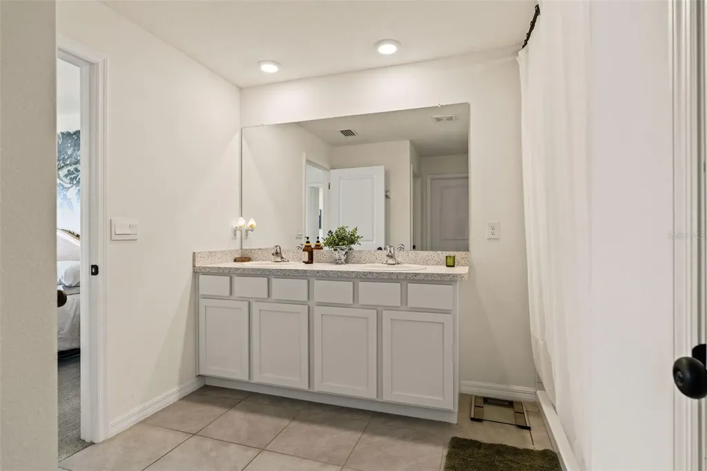 4663 Sigcom Place Wildwood FL 34785