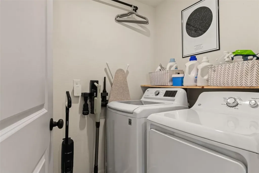 4663 Sigcom Place Wildwood FL 34785