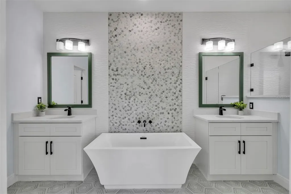 256 Hibiscus Lane Poinciana FL 34759