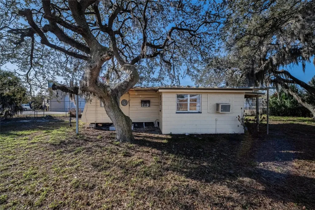 408 Armour Avenue Auburndale FL 33823