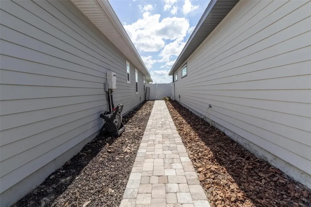 24616 SW 17th Place Newberry FL 32669