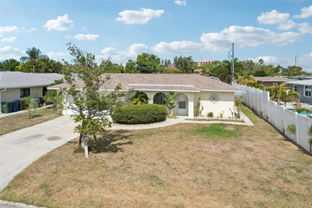 1741 Bayonne Street Sarasota FL 34231