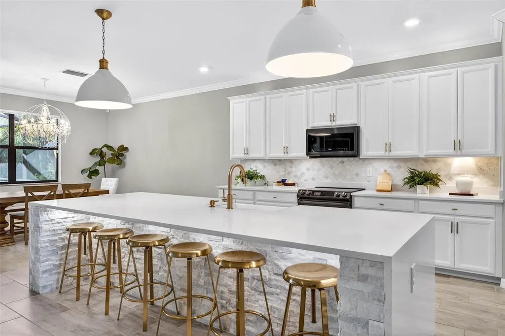 710 Acacia Court Bradenton FL 34212