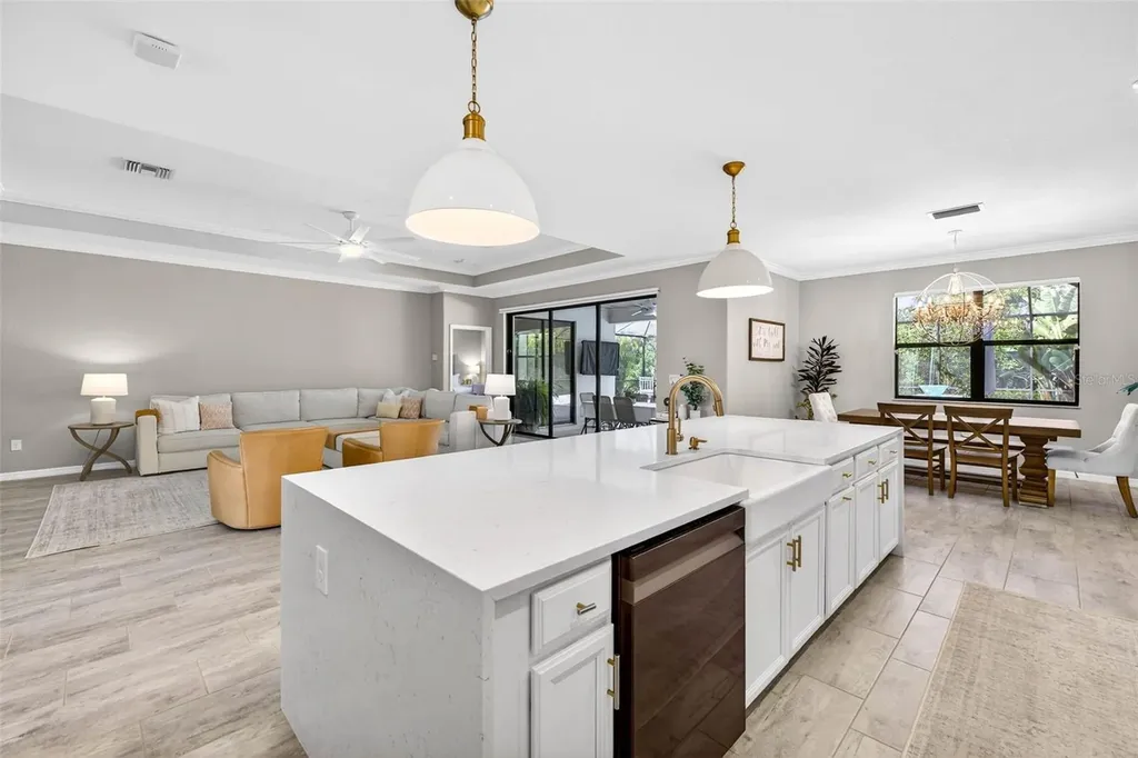 710 Acacia Court Bradenton FL 34212