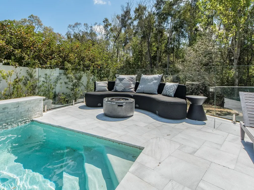 1064 Sylvia Lane Tampa FL 33613
