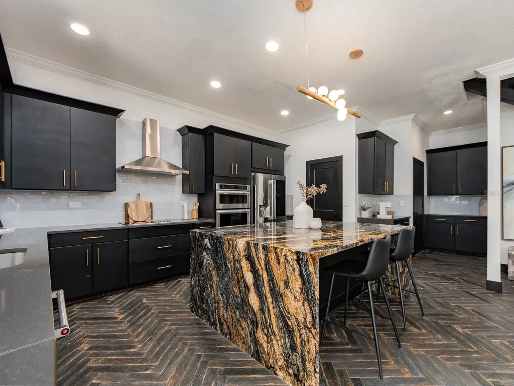 1064 Sylvia Lane Tampa FL 33613