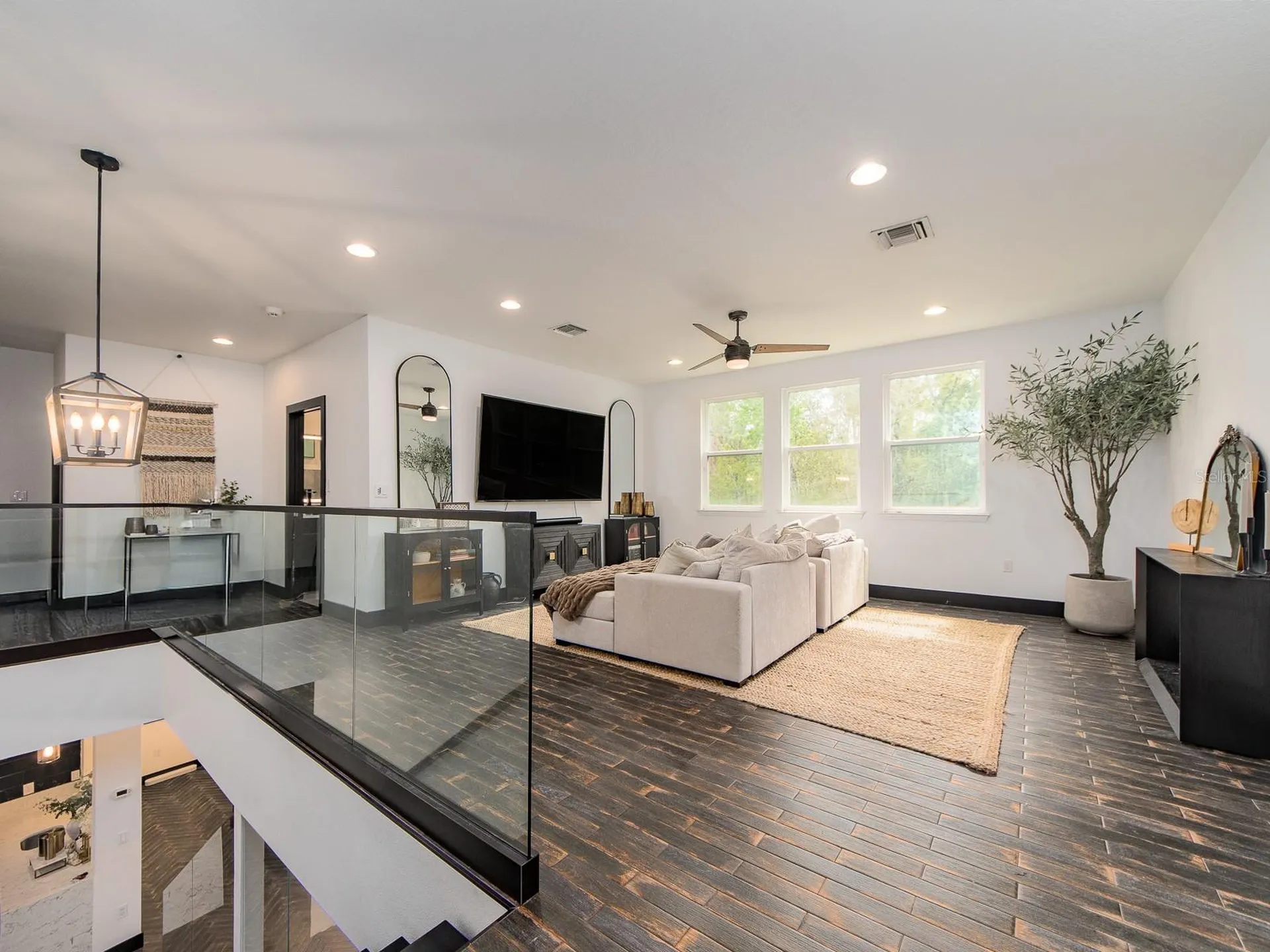 1064 Sylvia Lane Tampa FL 33613