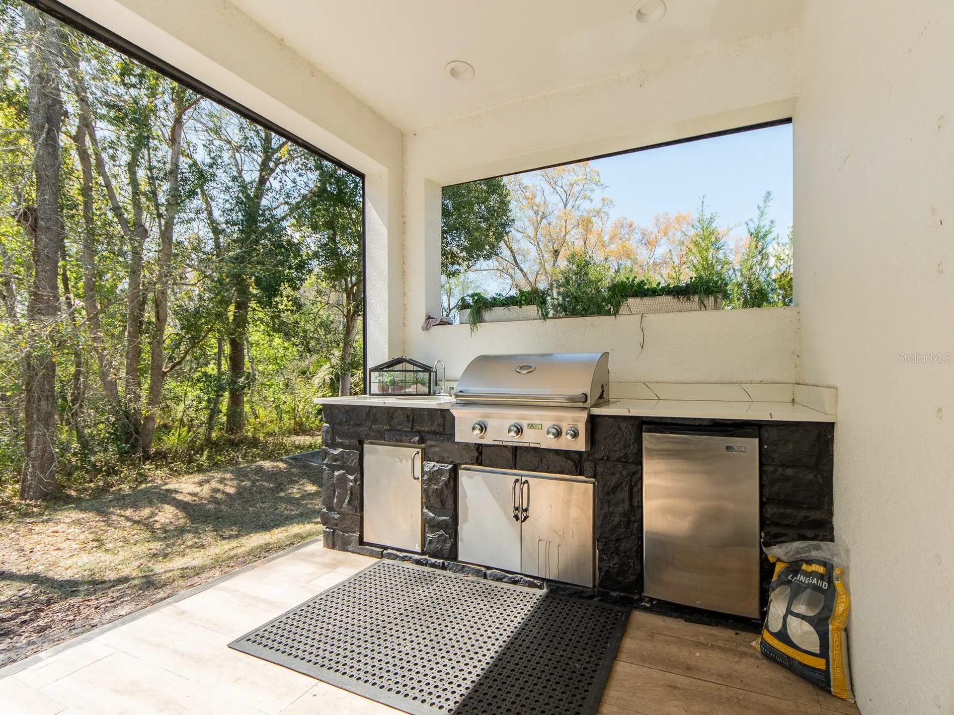1064 Sylvia Lane Tampa FL 33613