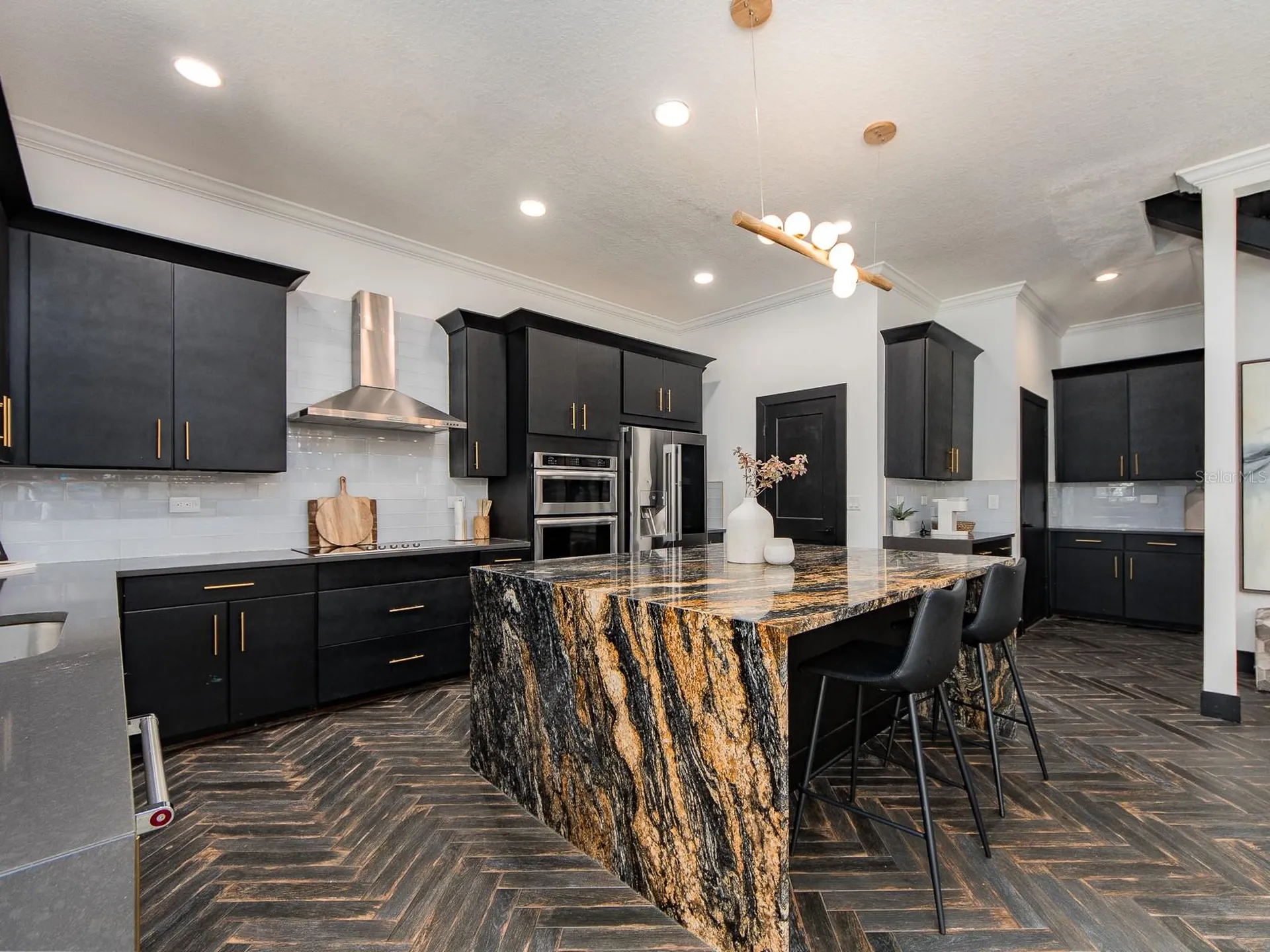 1064 Sylvia Lane Tampa FL 33613