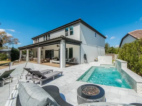 1064 Sylvia Lane Tampa FL 33613