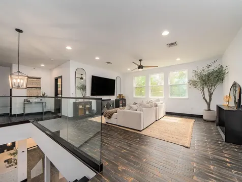 1064 Sylvia Lane Tampa FL 33613