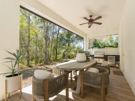 1064 Sylvia Lane Tampa FL 33613