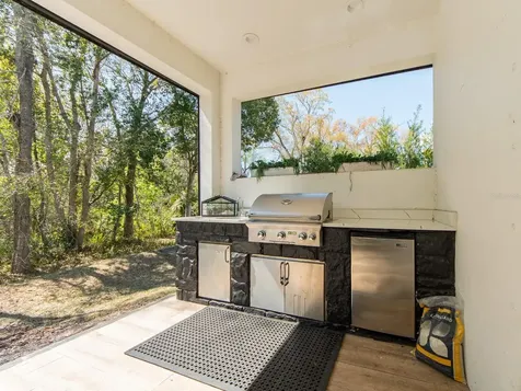 1064 Sylvia Lane Tampa FL 33613