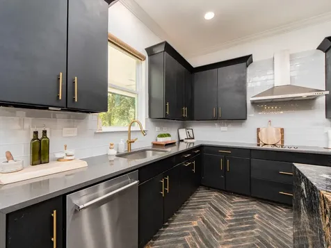 1064 Sylvia Lane Tampa FL 33613