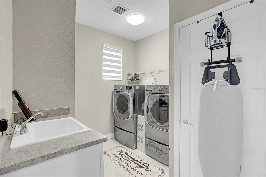 1212 NW Leonardo Circle Port St Lucie FL 34986