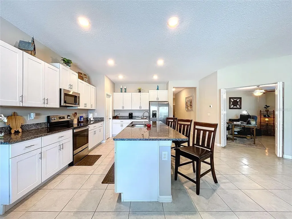 197 Rain Berry Avenue Ruskin FL 33570