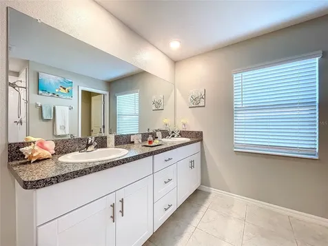 197 Rain Berry Avenue Ruskin FL 33570