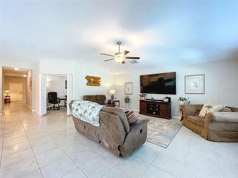 197 Rain Berry Avenue Ruskin FL 33570