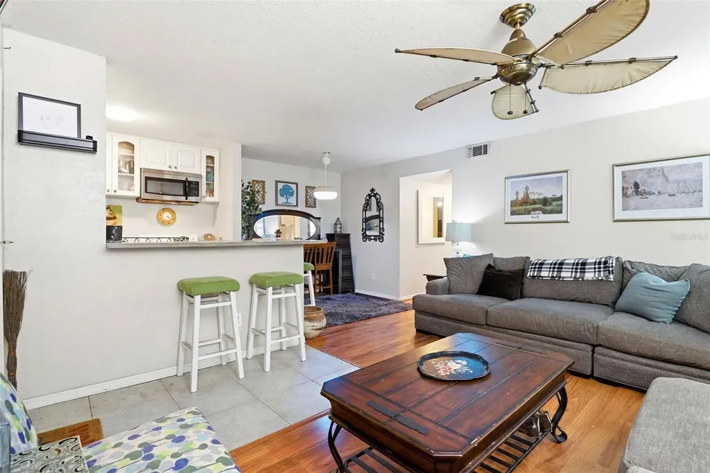 2542 Oak Park Way Orlando FL 32822