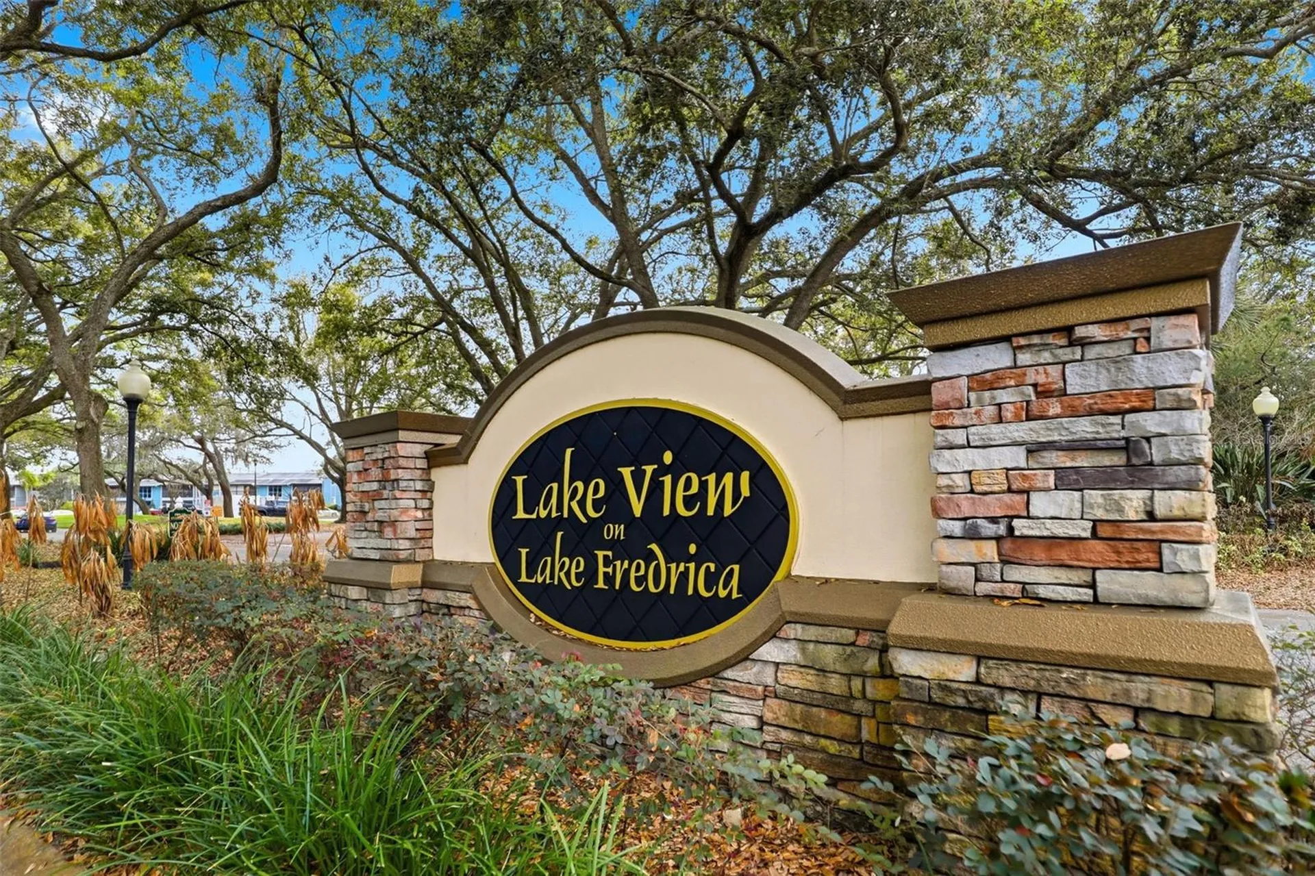 2542 Oak Park Way Orlando FL 32822