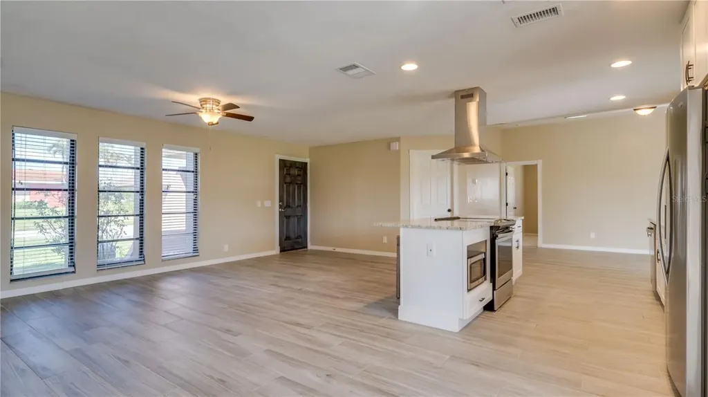 1128 SE 29th Terrace Cape Coral FL 33904
