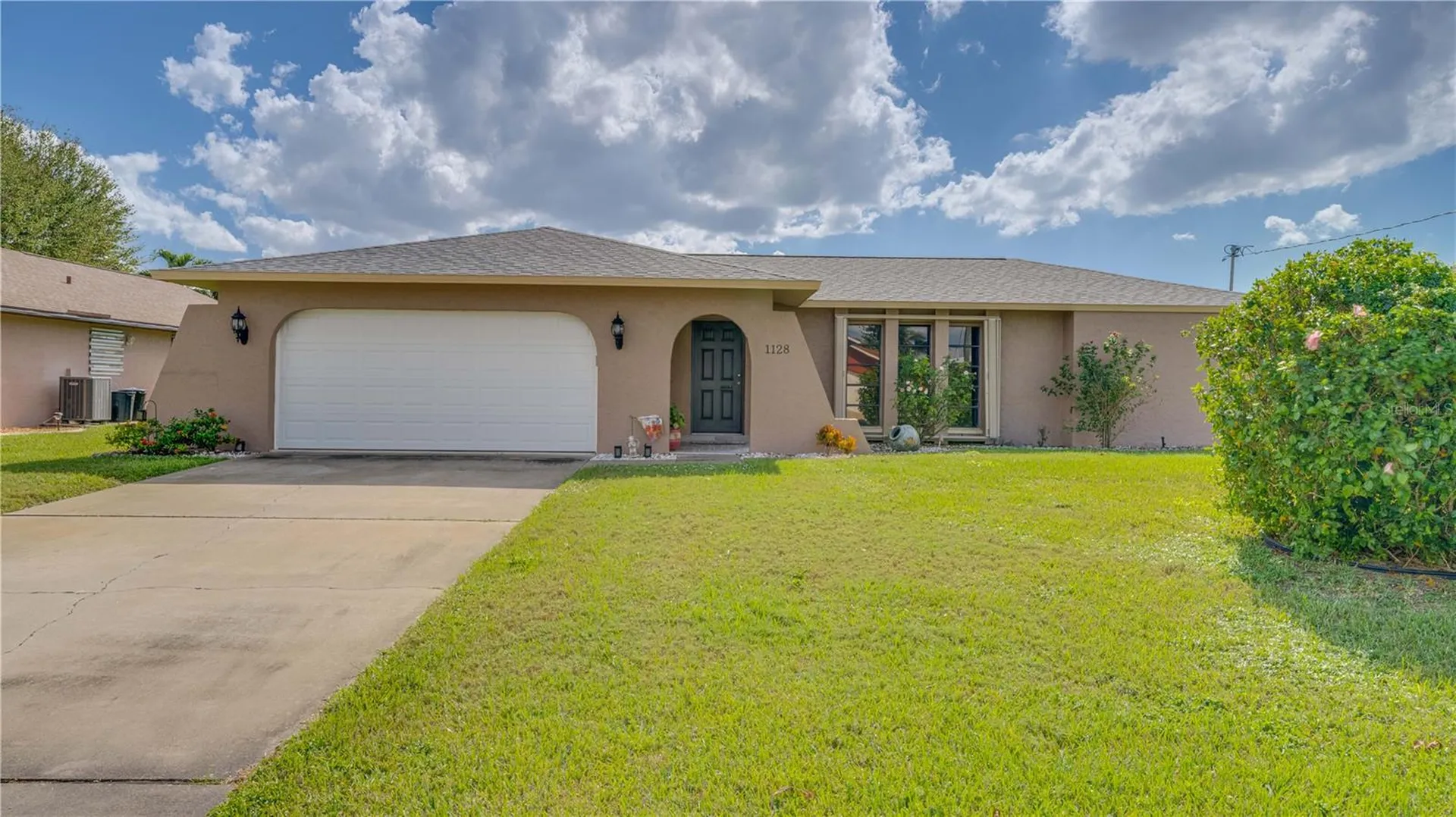 1128 SE 29th Terrace Cape Coral FL 33904