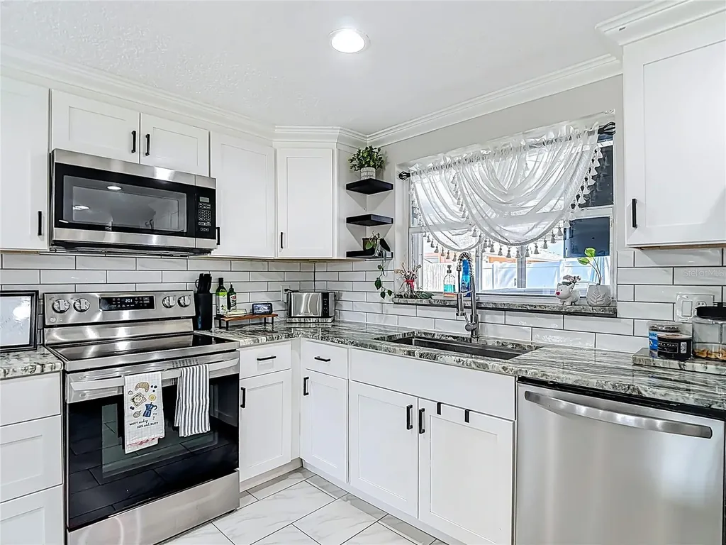 9430 Palm Avenue Port Richey FL 34668