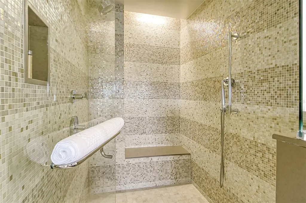 915 Seaside Drive Sarasota FL 34242