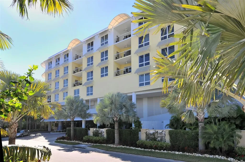 915 Seaside Drive Sarasota FL 34242