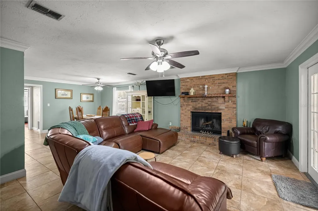 5947 Avenue C Mc Intosh FL 32664