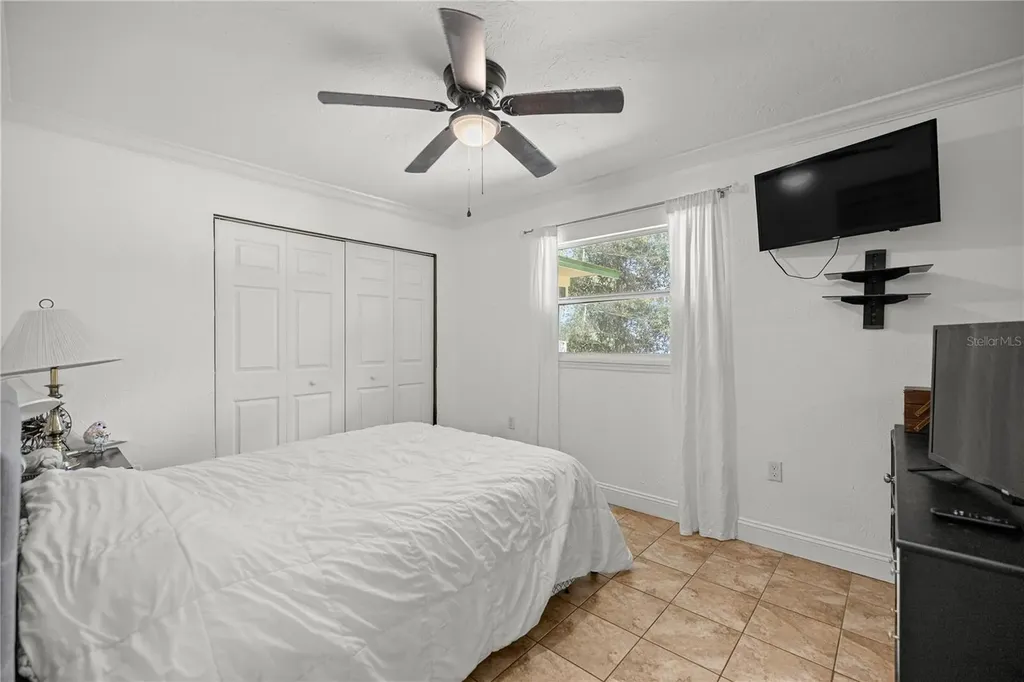 5947 Avenue C Mc Intosh FL 32664